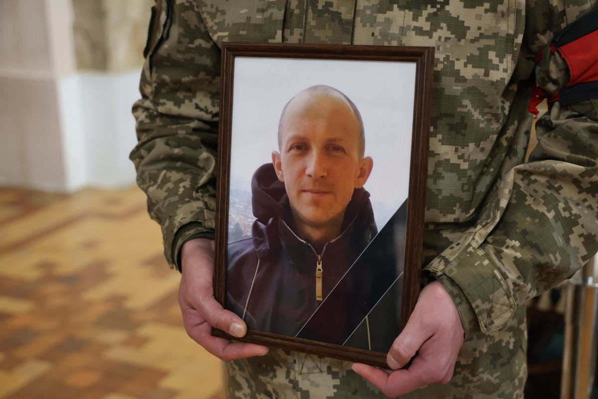 Загинув півтора року тому: у Луцьку провели в останню путь Героя Тараса Корніюка