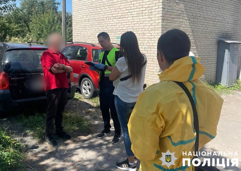 На Волині затримали чоловіка, який підсипав жінці отруту у їжу і спостерігав, як вона помирає в муках