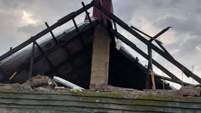 У селі поблизу Луцька удар блискавки зруйнував будинок