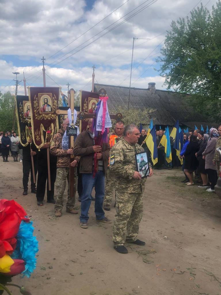 На Волині сотні людей провели в останню путь молодого Героя Володимира Банзерука