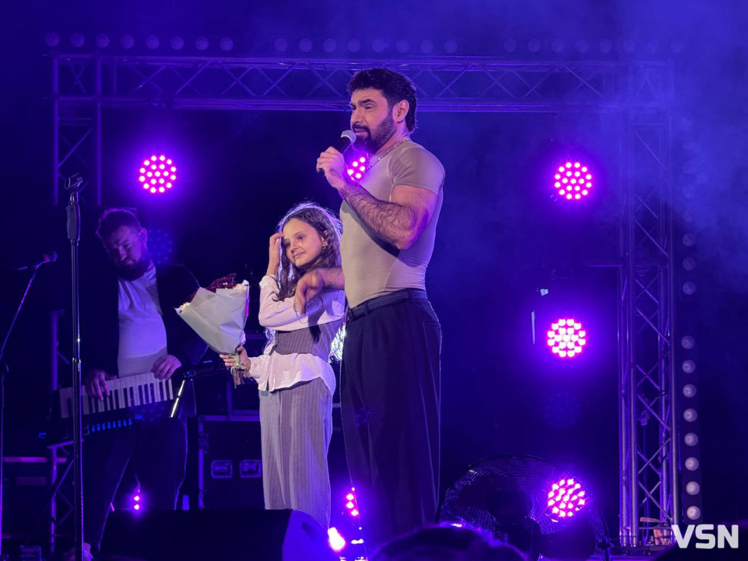 «Пінаколада» дарує другу молодість»: Віталій Козловський зібрав повний зал у Луцьку