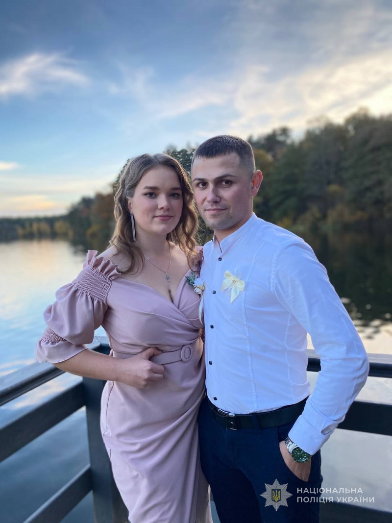 Бойовий медик-поліцейський з Волині заручився з коханою напередодні Дня закоханих