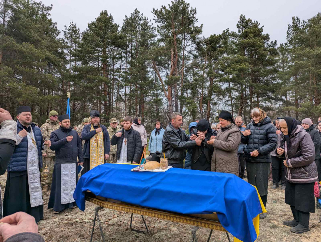 Майже два роки вважався зниклим безвісти: на Волині попрощалися з молодим захисником Дмитром Шудрою