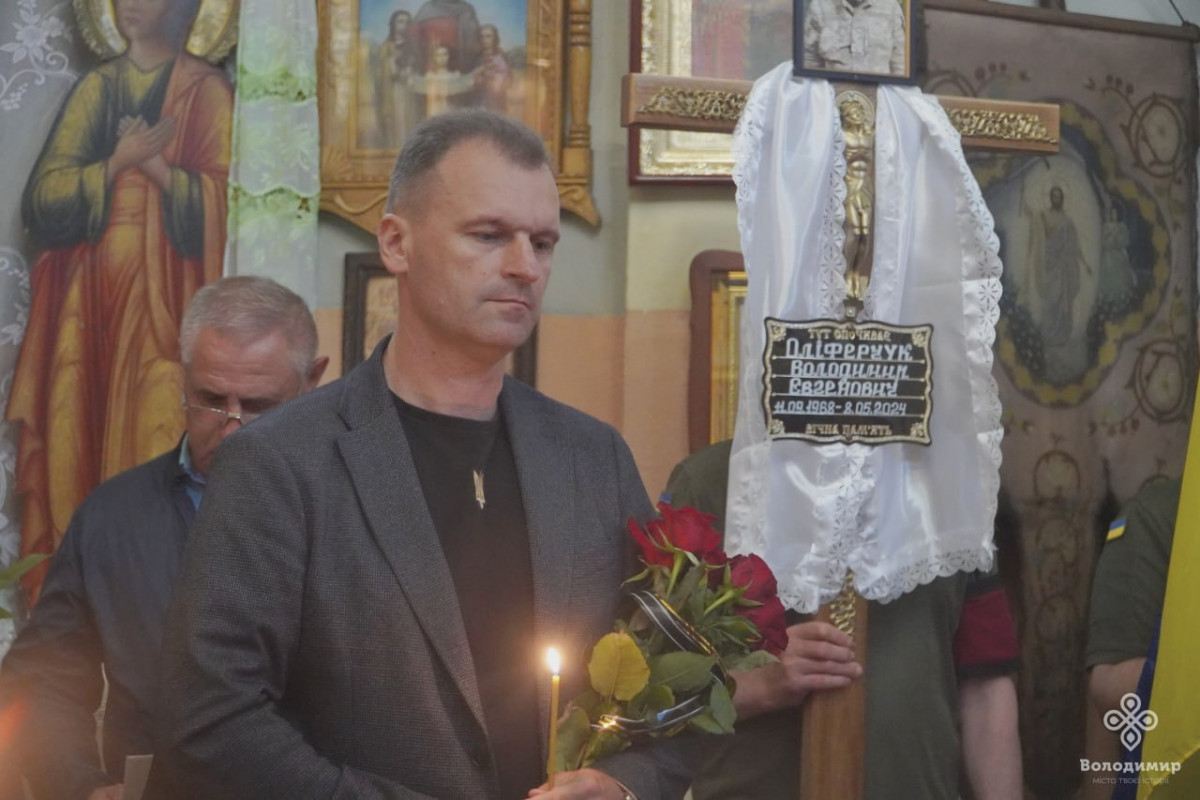 Більше року вважався зниклими безвісти: на Волині попрощались з Героєм Володимиром Оліферчуком