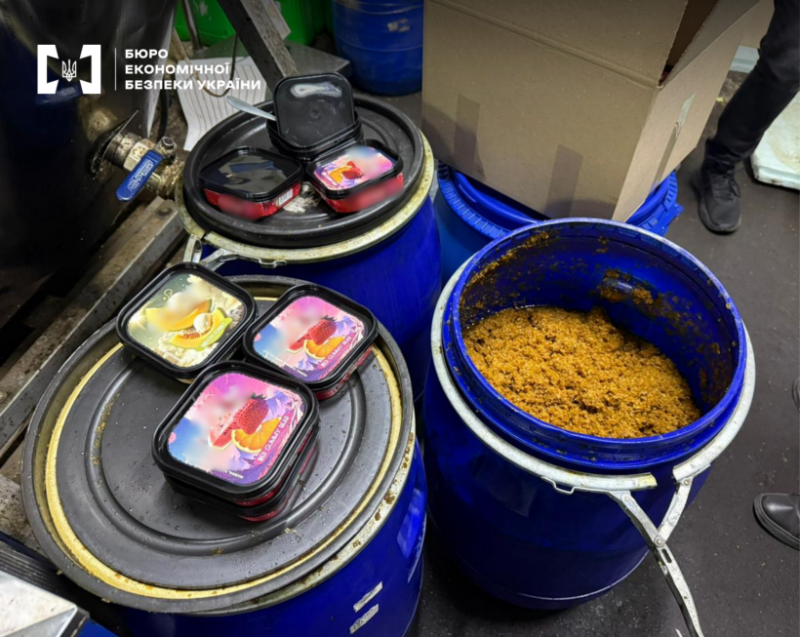 На Волині накрили підпільне виробництво тютюну для кальяну на 8 мільйонів гривень