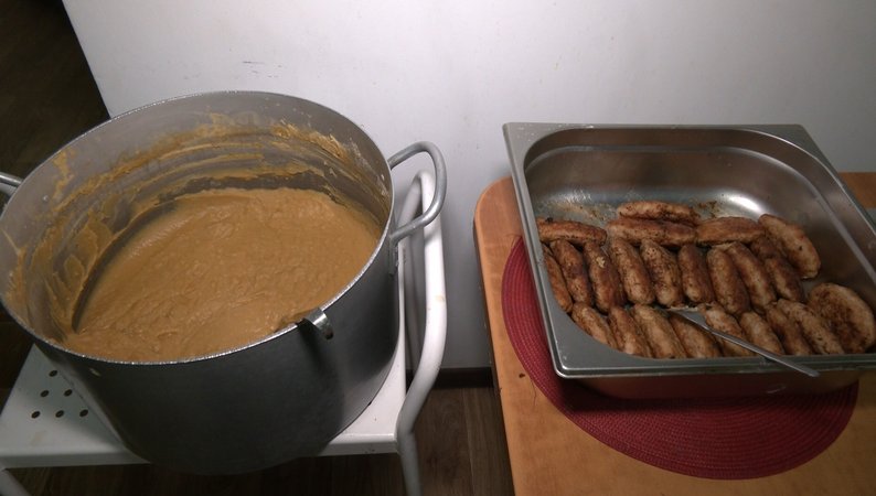 Щодня годують 150 людей: як у Луцьку працює модульний будинок для людей без постійного місця проживання