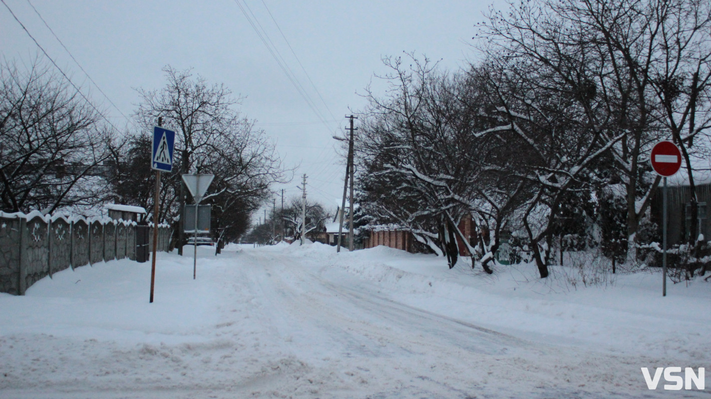 Луцьк після тижня снігопадів: фоторепортаж із засніжених вулиць міста