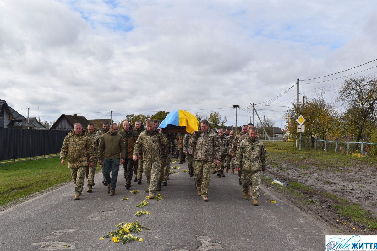 Рік очікувань і пошуків закінчився трагічною звісткою: на Волині попрощалися із Героєм Миколою Плясуном