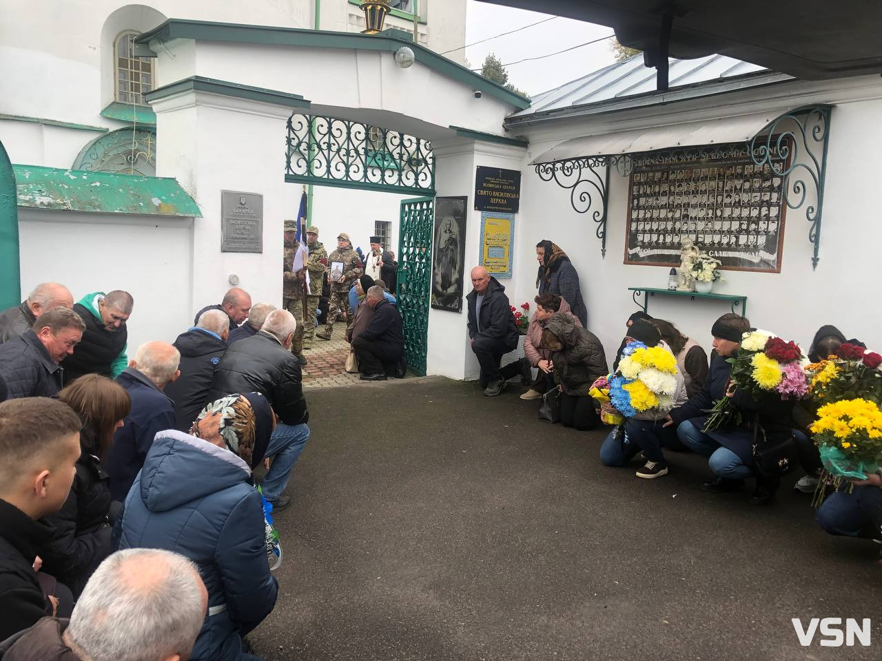 Війна забрала у батьків двох синів: на Волині попрощалися з воїном Русланом Барщевським