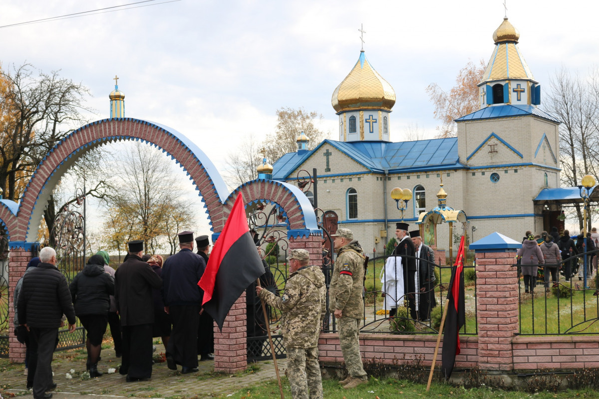 Більше двох років вважався зниклим безвісти: на Волині попрощались з Героєм Сергієм Матвіюком