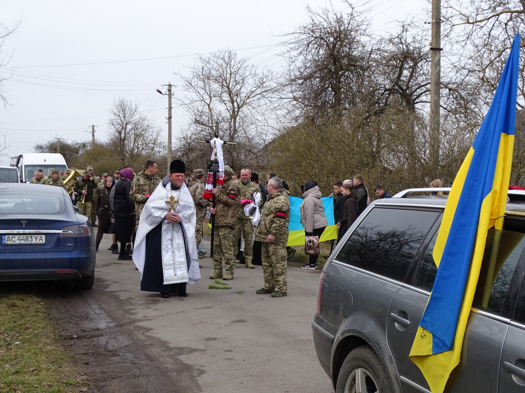 Ворожий дрон обірвав життя: на Волині попрощалися з Героєм Сергієм Панасюком