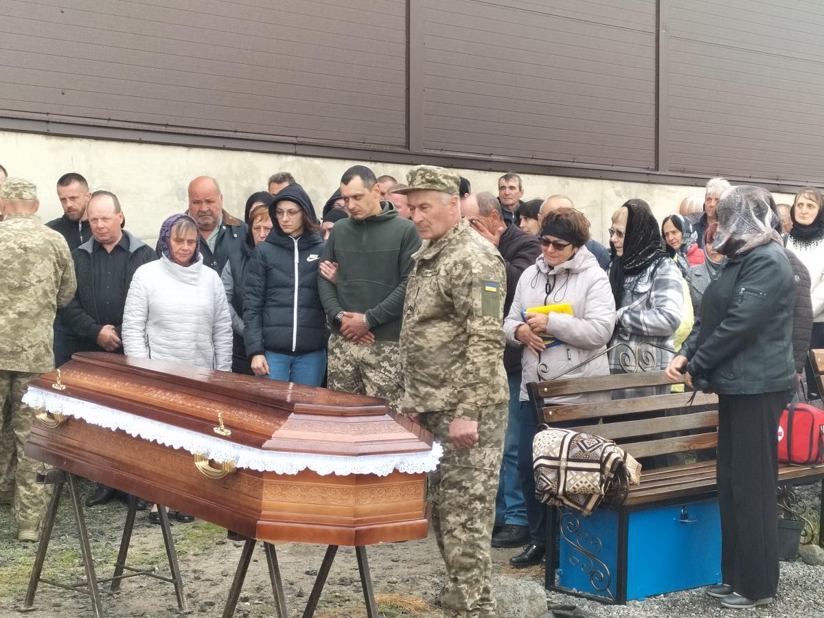 І навіть небо прощалося сльозами: на Волині провели в останню путь Героя Сергія Богуцького
