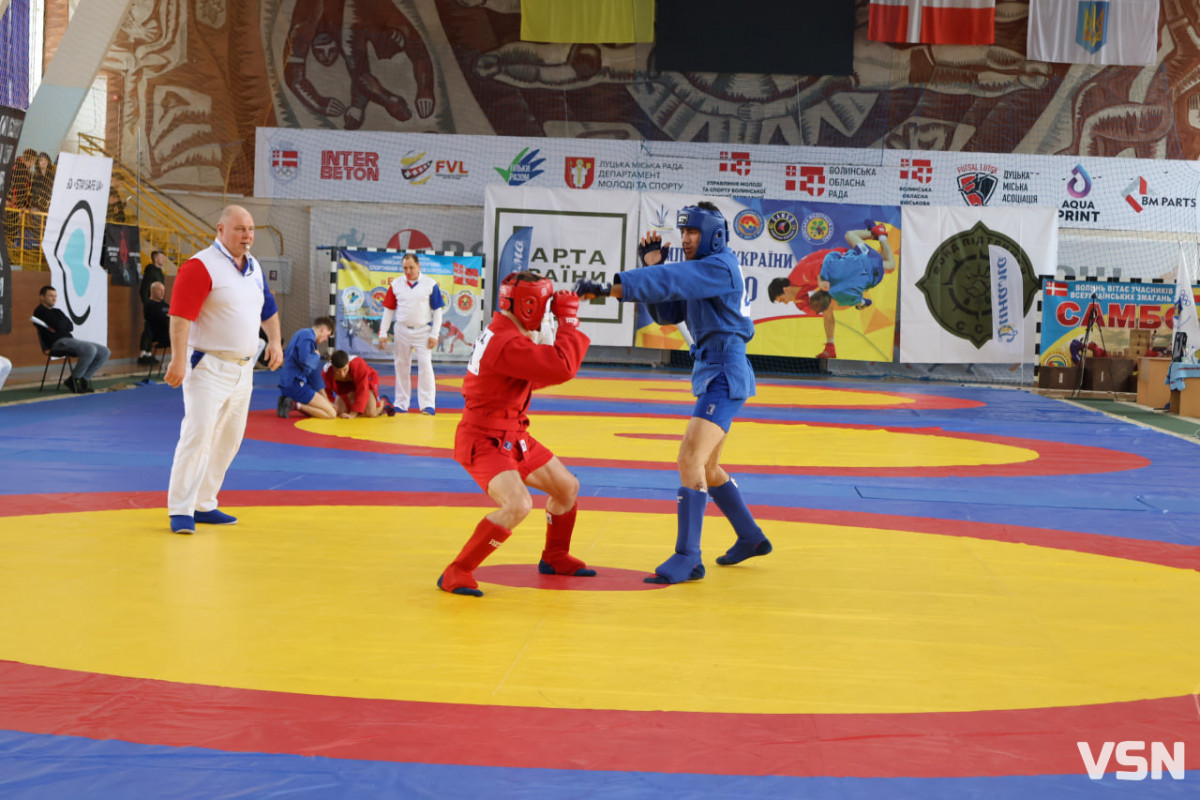Понад 300 спортсменів у Луцьку змагаються на чемпіонаті України з самбо