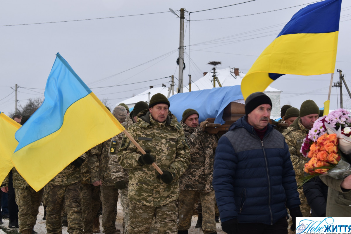 Не встиг одружитися з нареченою: на Волині  попрощалися із молодим Героєм Андрієм Лахаєм