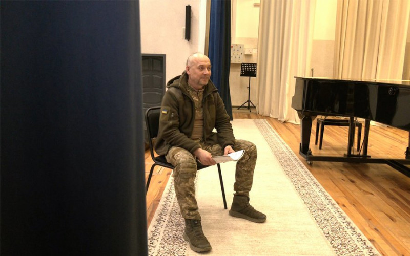 Музикант, який став військовослужбовцем: викладач луцької музшколи прийшов у відпустку