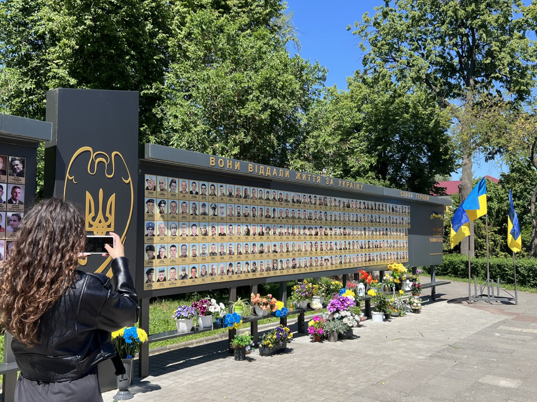 «Комбатантський хрест» та ордени «За мужність»: у місті на Волині вшанували полеглих воїнів