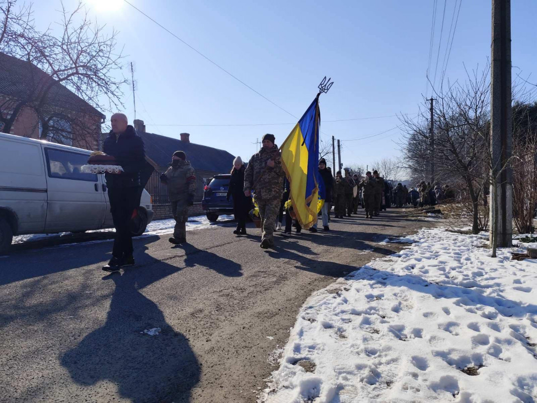 Загинув у бою на Сумщині: волиняни попрощались з Героєм Валентином Карпюком