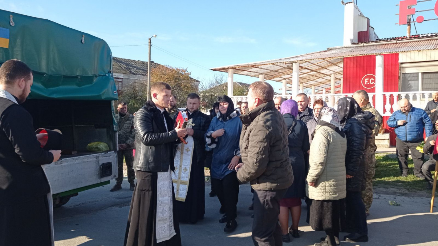 Два тижні тому виповнилося 29: у Луцькому районі все село попрощалося з молодим Героєм Якимом Киричуком. Фото