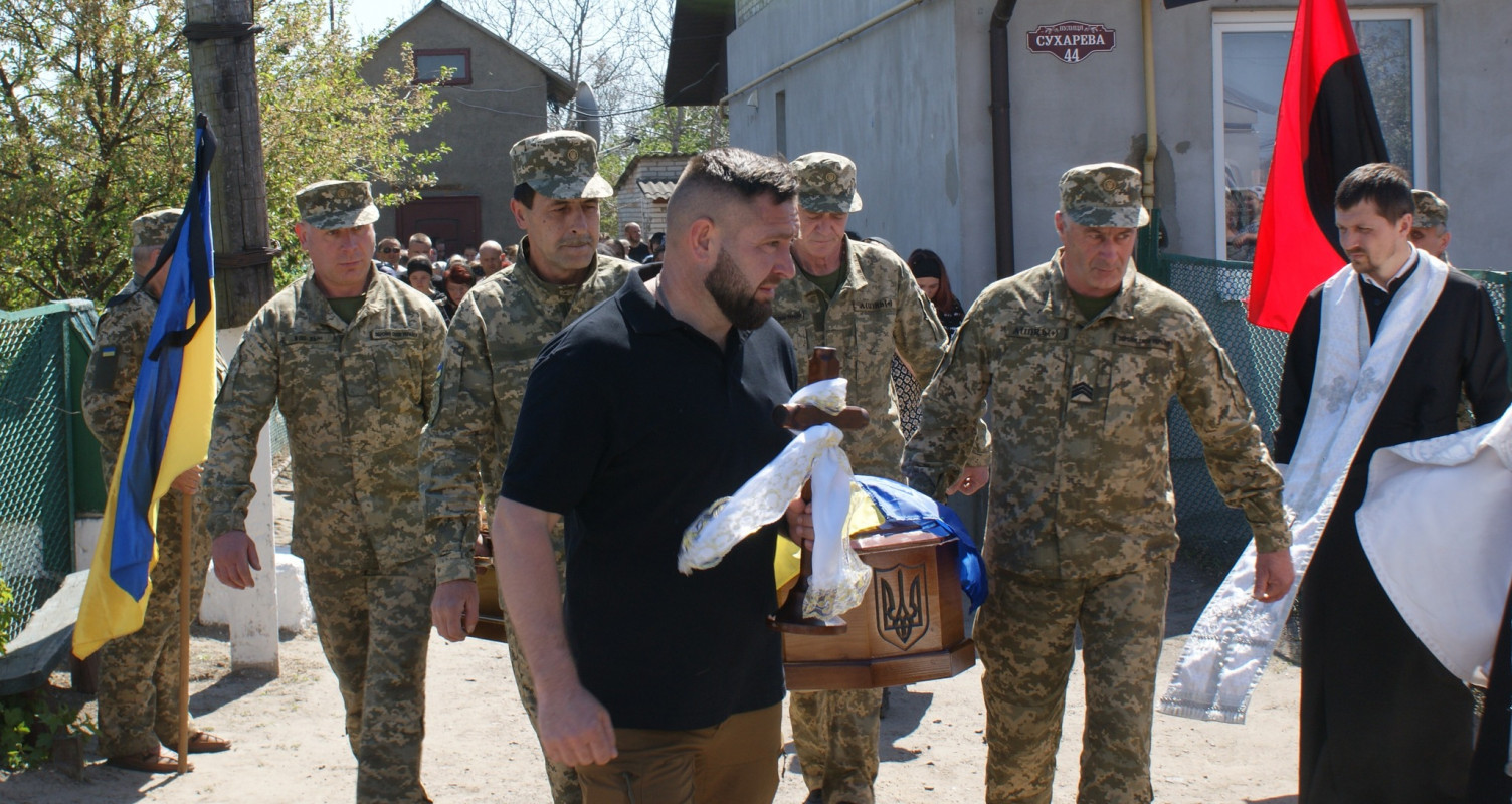 Після 789 днів очікування: на Волині провели в останню дорогу 21-річного Героя Івана Бречка