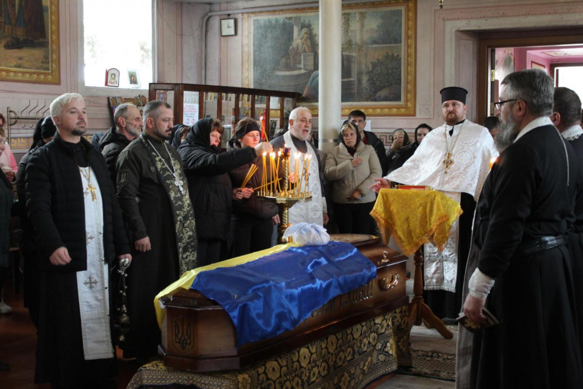 Маленький син ніколи більше не побачить тата: на Волині попрощалися з Героєм Миколою Мясковським