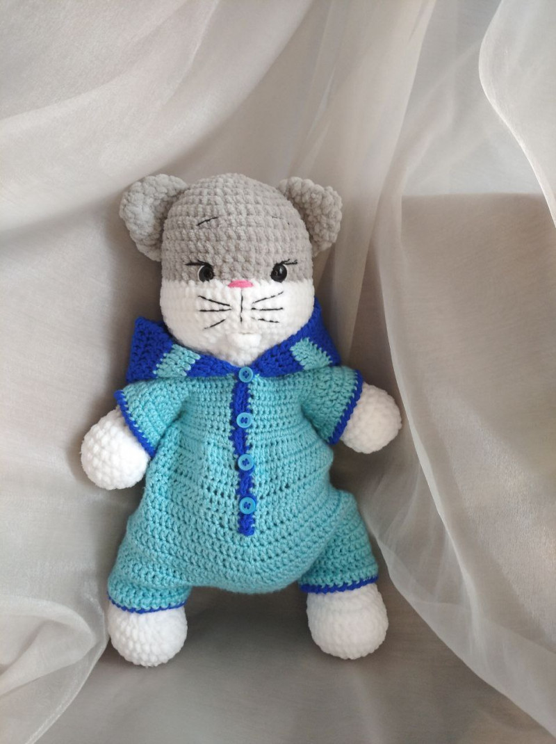 «Гачок завжди зі мною»: історія майстрині-переселенки з Луганщини, яка перевезла своє натхнення на Волинь