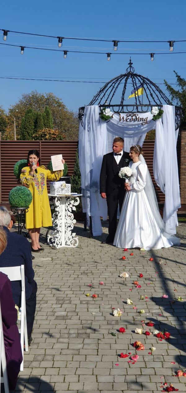 Закохані і щасливі: з початку року у Луцьку провели понад 211 виїзних церемонії одруження