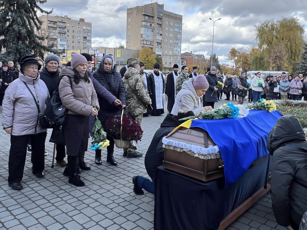 Понад рік вважався зниклим безвісти: на Волині попрощались з Героєм Романом Яковлевим