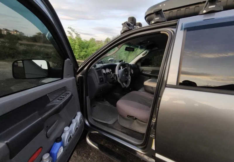 Авто для фронту на Волині: пікапи, які рятують життя