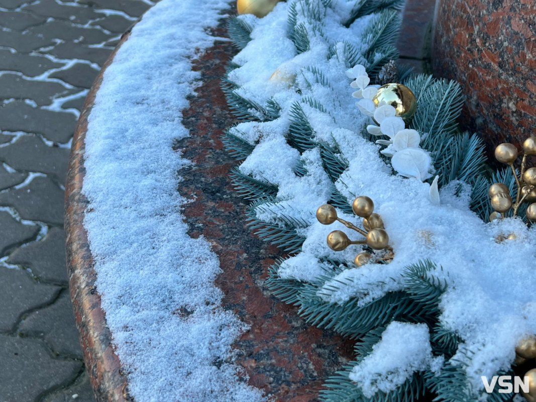 Останній день 2025 у Луцьку: місто в очікуванні Нового року. Фоторепортаж