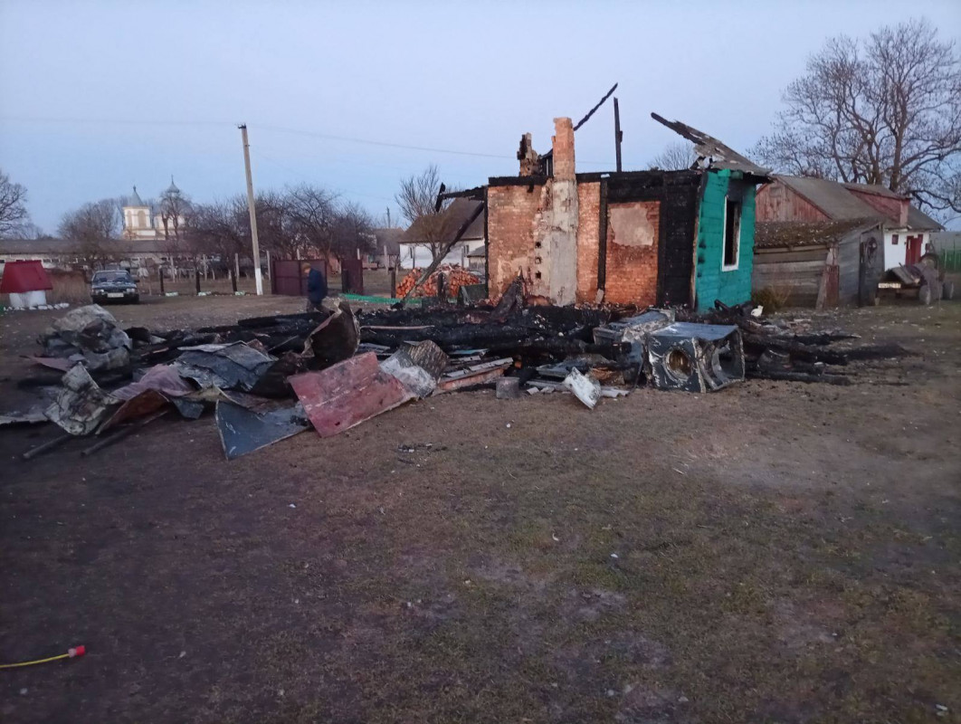 Пожежа знищила будинок: на Волині сім’я з п’ятьма дітьми залишилася без житла