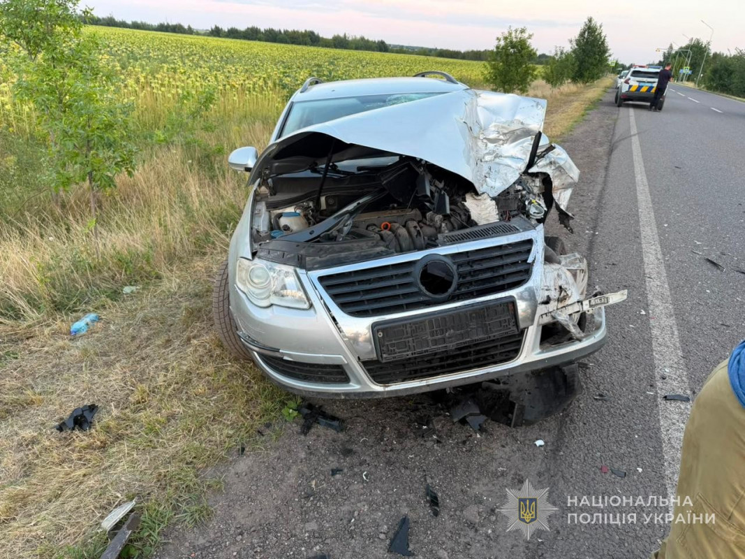 ДТП на Волині: BMW з’їхав у кювет і перекинувся, травмувалися троє людей