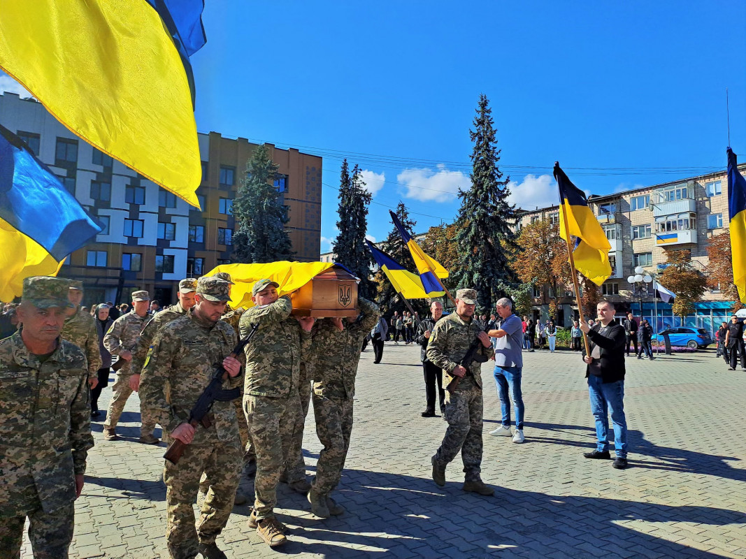 Йому назавжди 37: на Волині попрощалися із полеглим захисником Дмитром Бондаруком