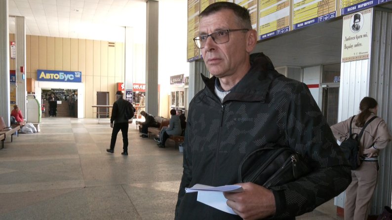 «Ще й впасти можна»: автовокзал у Луцьку перевірили на доступність