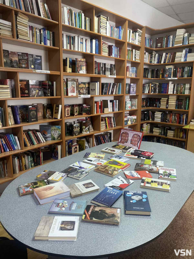 «Зберігаються у книжковому фонді для науковців»: чи можна у бібліотеках Луцька взяти російські книжки?