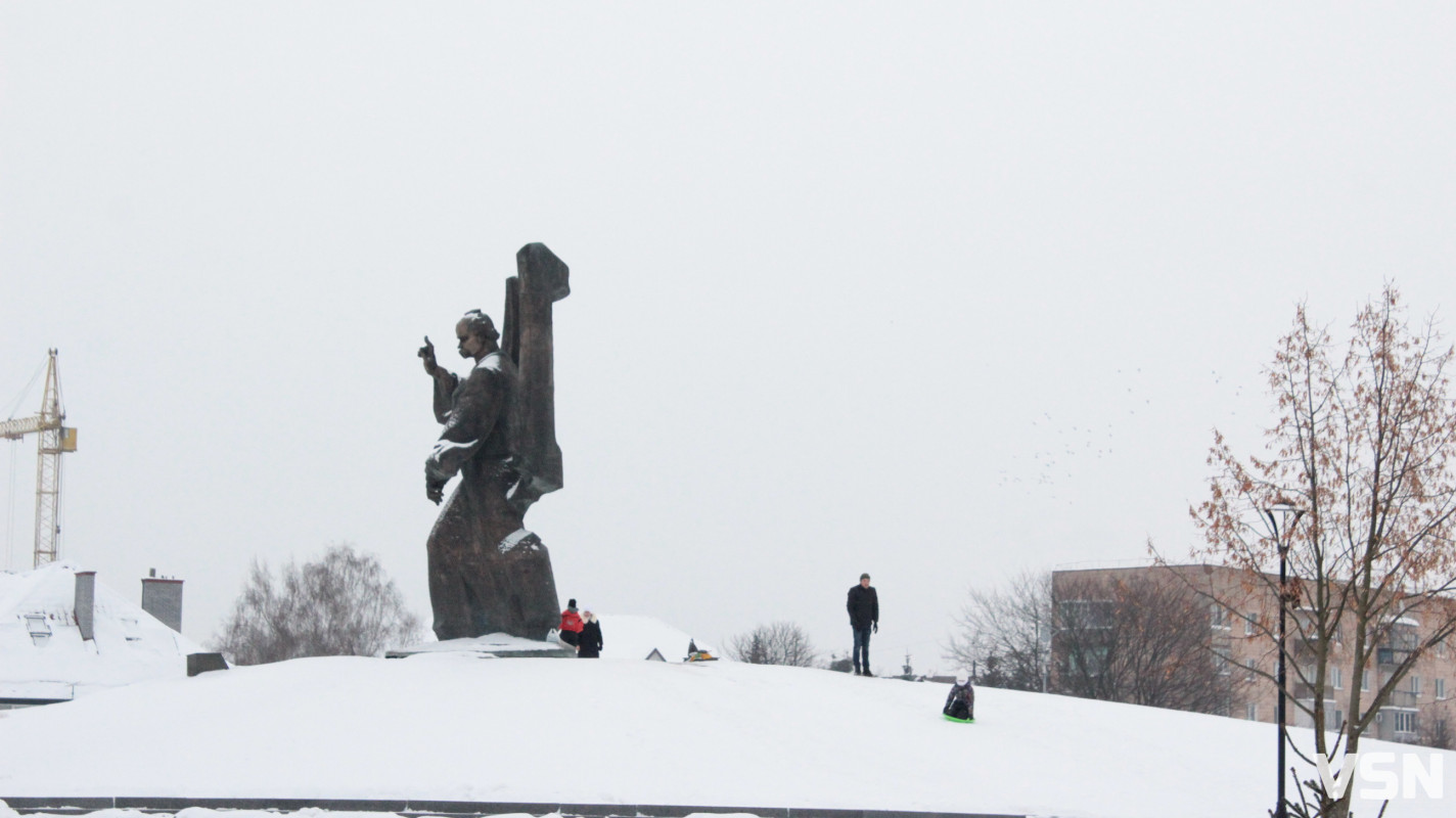 Ковель після снігопадів: фоторепортаж із засніженого міста