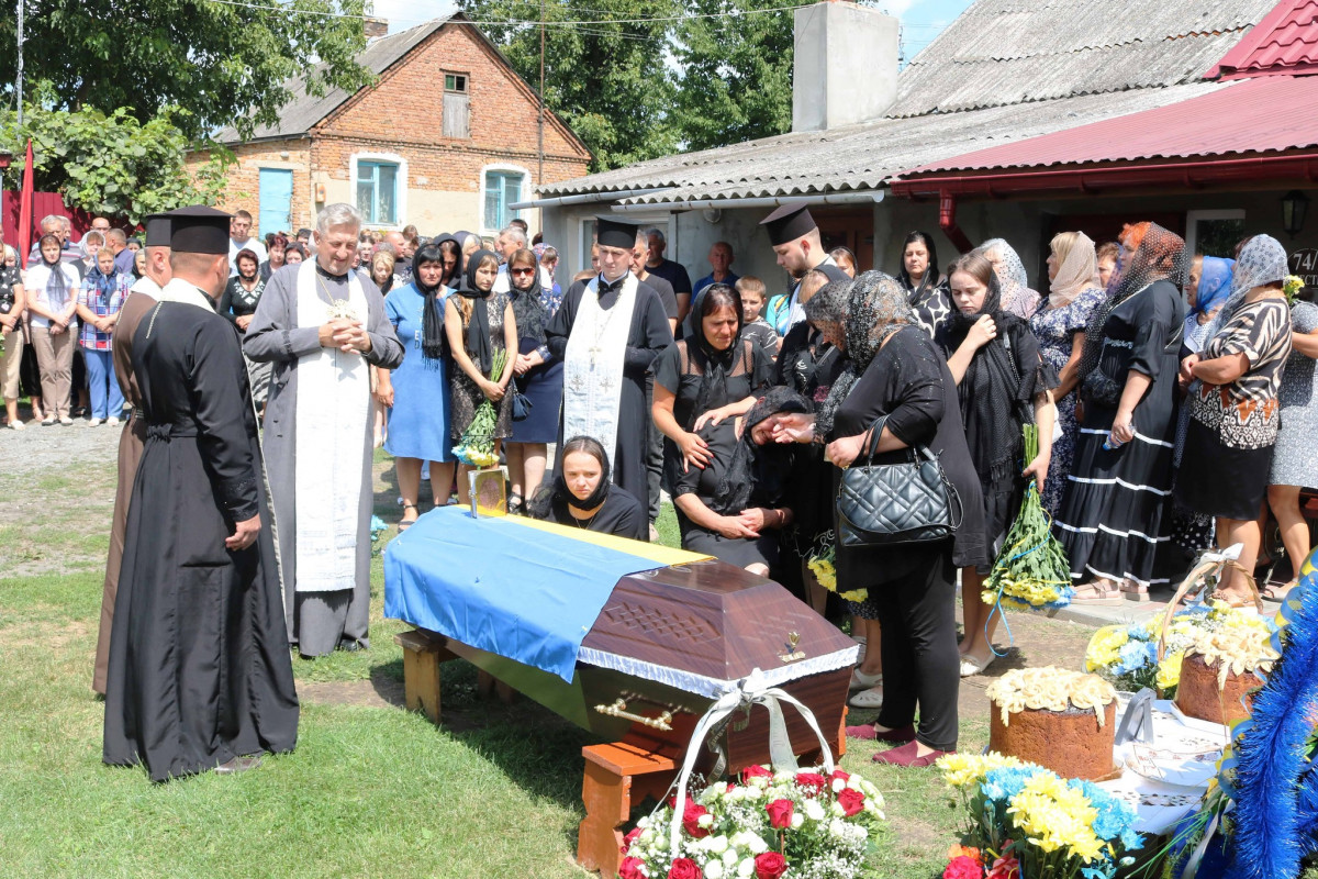 Місяць не дожив до дня народження: на Волині попрощалися з Героєм Дмитром Міцевським