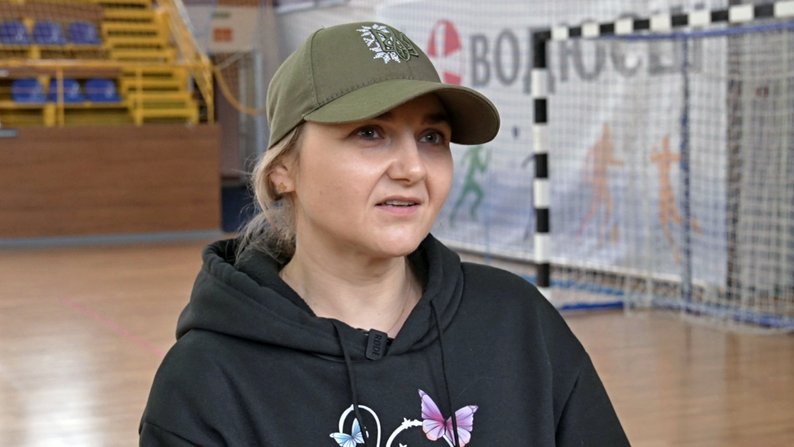 «Людям легше, коли ти вмер»: як на Волині волейбол повертає ветеранів війни до життя