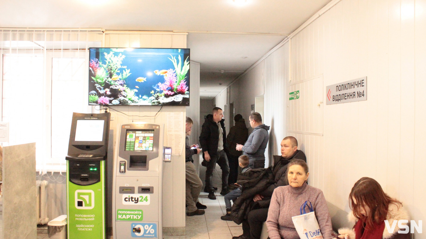 Від «чаклунства на скельці» до 3D-навігації: як у Луцьку лікують усмішки дві епохи стоматології