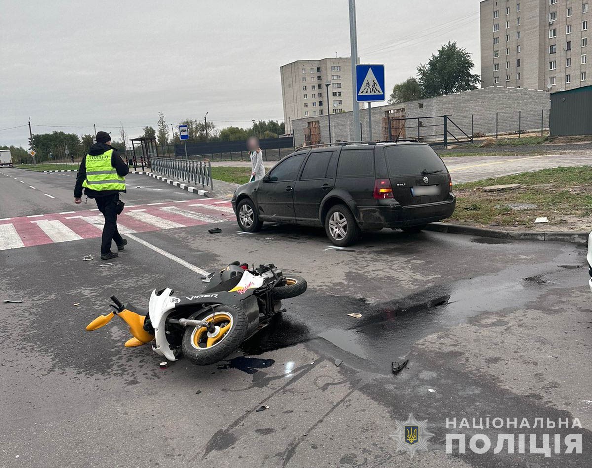 На Волині внаслідок ДТП постраждала мотоциклістка, вона у лікарні