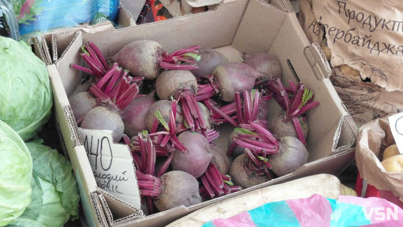 Скільки на ринку у Луцьку коштують овочі: огляд цін