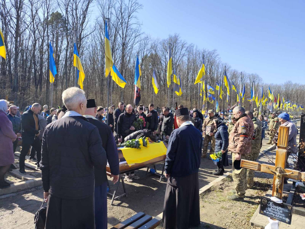 Поліг у бою на Сумщині: в останню дорогу провели Героя з Волині Олександра Бакальця