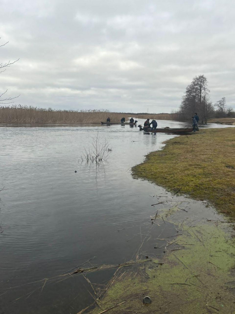 Понад річкою, в лісі: на Волині продовжують пошуки 17-річної дівчини, яка пішла в невідомому напрямку. Фото