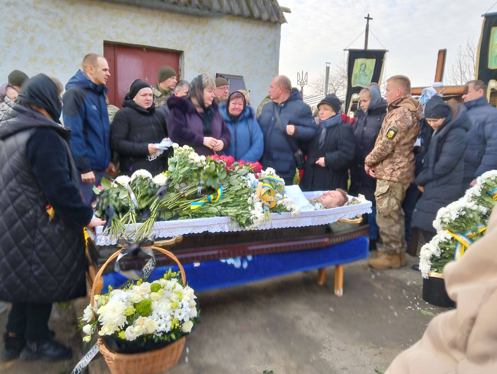 На Волині в останню дорогу провели військового Адріана Крупка. Фото