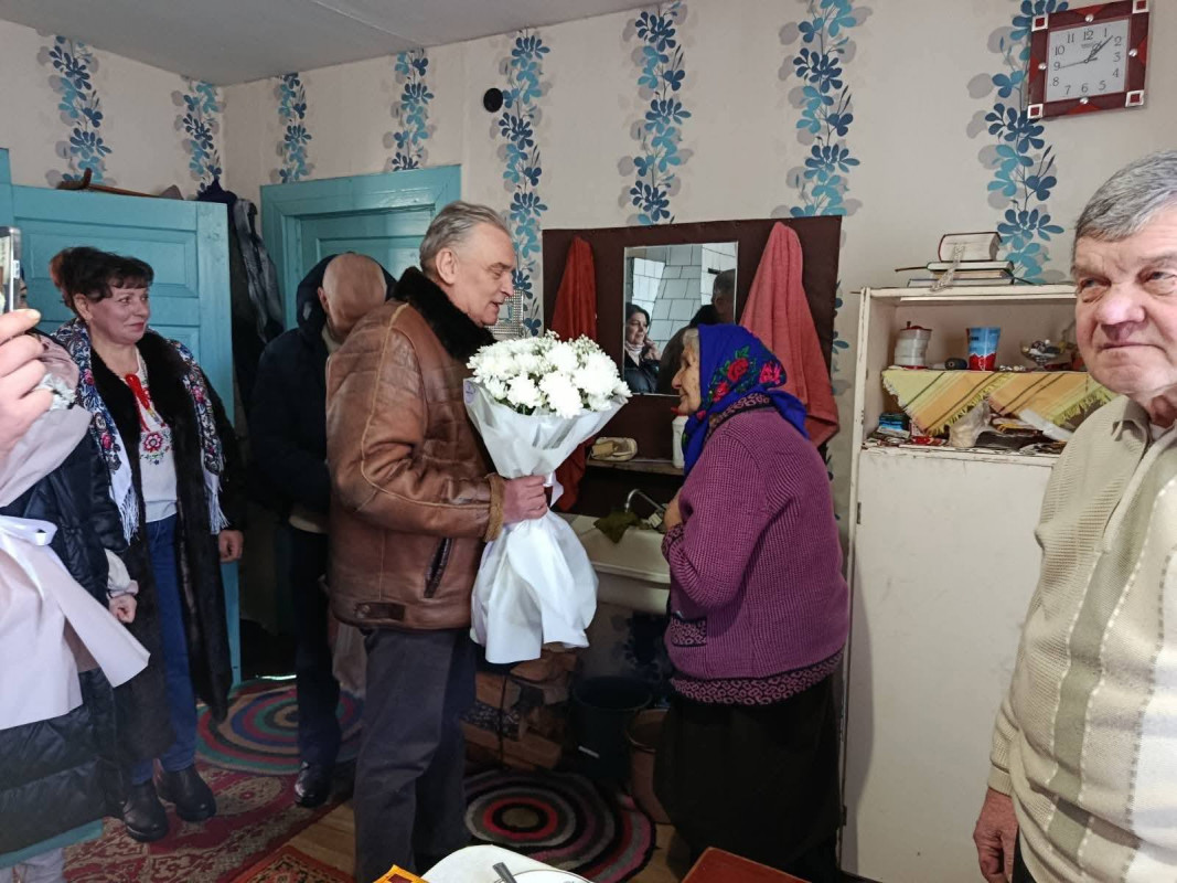 І нині сама готує їсти та підтримує порядок у домі: історія життя 90-річної бабусі з Волині