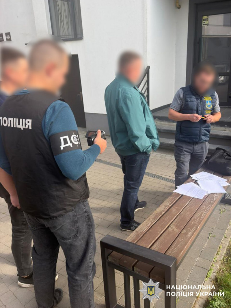 На Волині посадовець Держпраці вимагав $20 тисяч за «позитивний» висновок» у справі про загибель будівельника