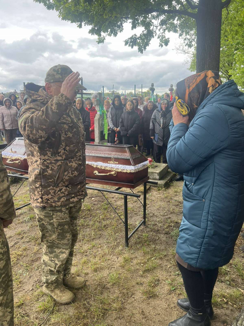Понад пів року вважався зниклим безвісти: на Волині попрощалися з воїном Петром Яскичем