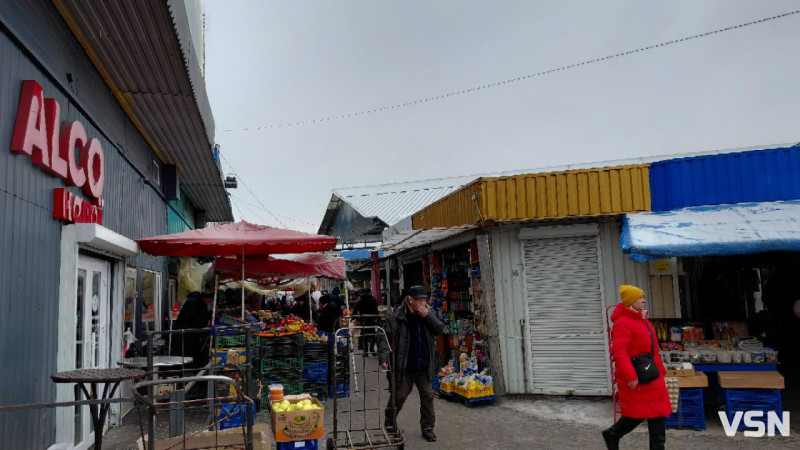 Скільки коштують яблука та цитрусові на ринку у Луцьку?