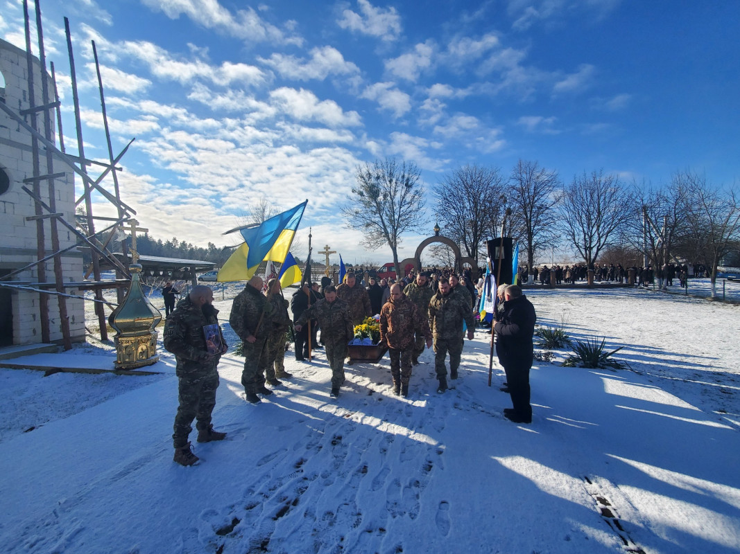 Брати нині захищають Вітчизну: на Волині попрощались з Героєм Михайлом Жердецьким