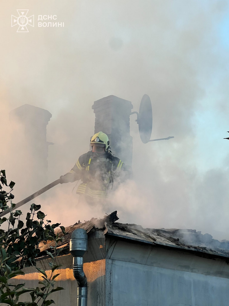 Ворожа атака на Луцьк: з'явилися фото пожежі