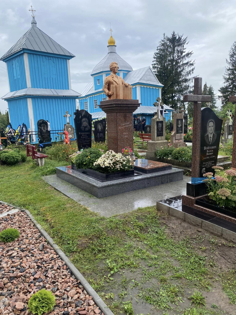 Тиждень не дожив до 24-річчя: у Луцькому районі поховали молодого Героя Олександра Дмітрієва
